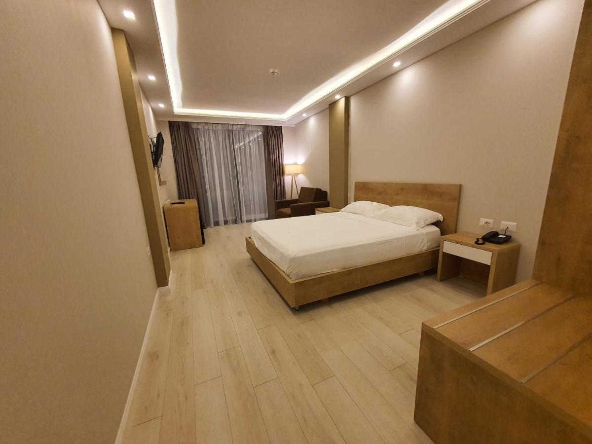 Amber Hotel Albania Spille Ngoại thất bức ảnh