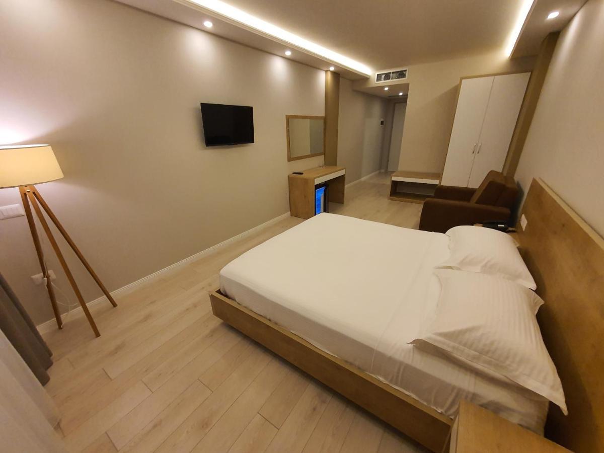 Amber Hotel Albania Spille Ngoại thất bức ảnh