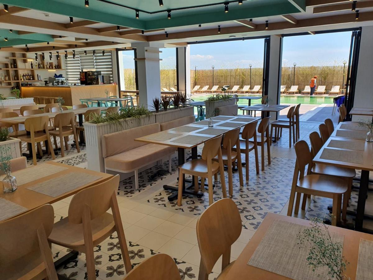 Amber Hotel Albania Spille Ngoại thất bức ảnh
