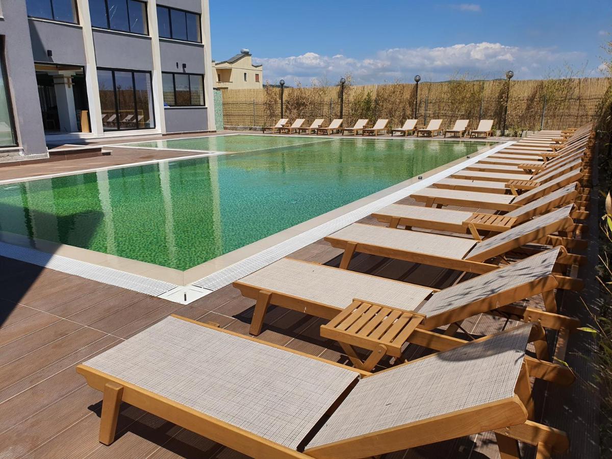 Amber Hotel Albania Spille Ngoại thất bức ảnh