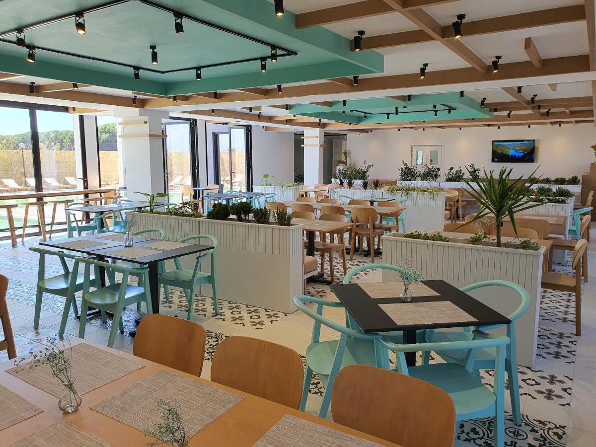 Amber Hotel Albania Spille Ngoại thất bức ảnh