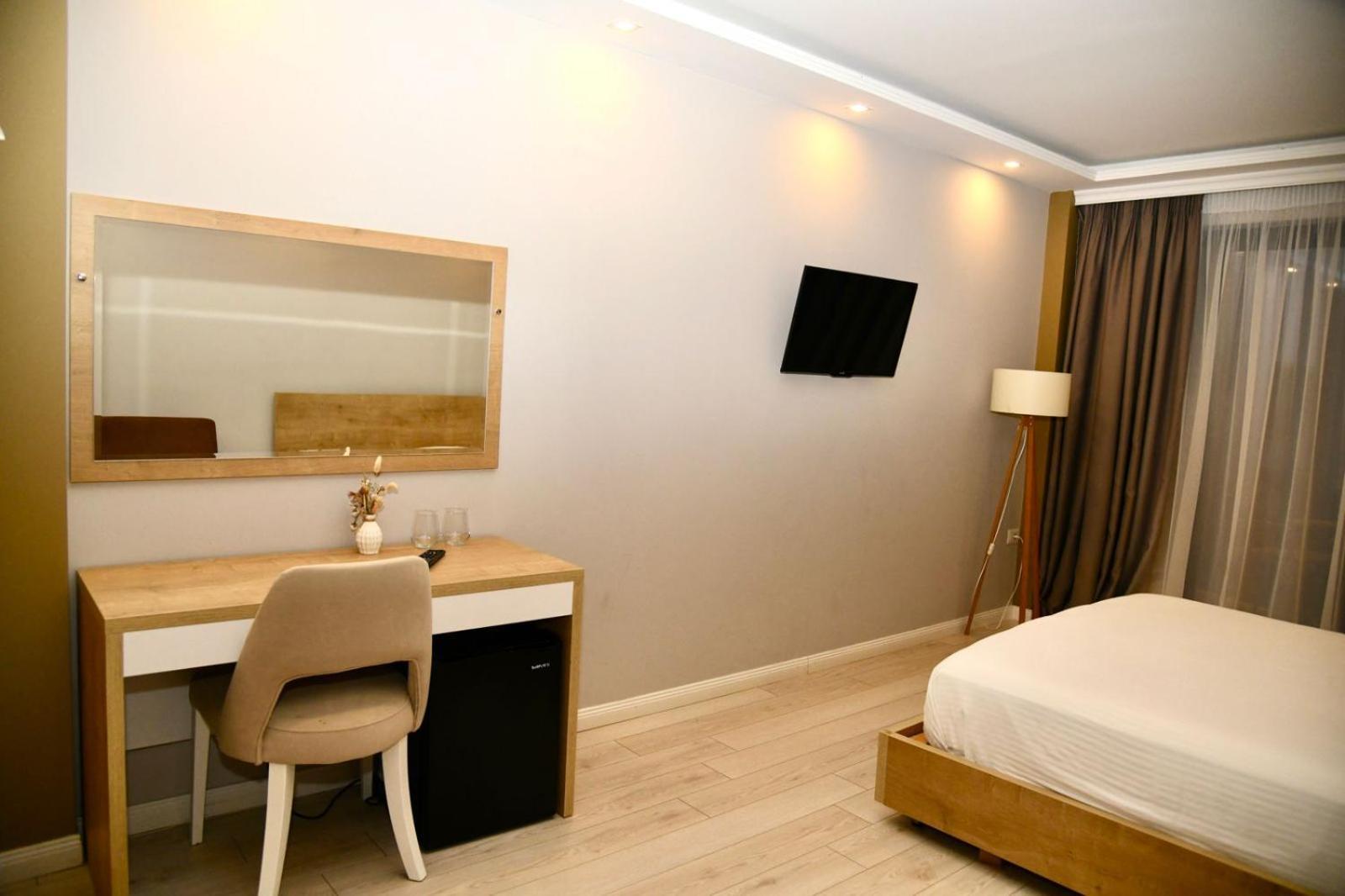 Amber Hotel Albania Spille Ngoại thất bức ảnh