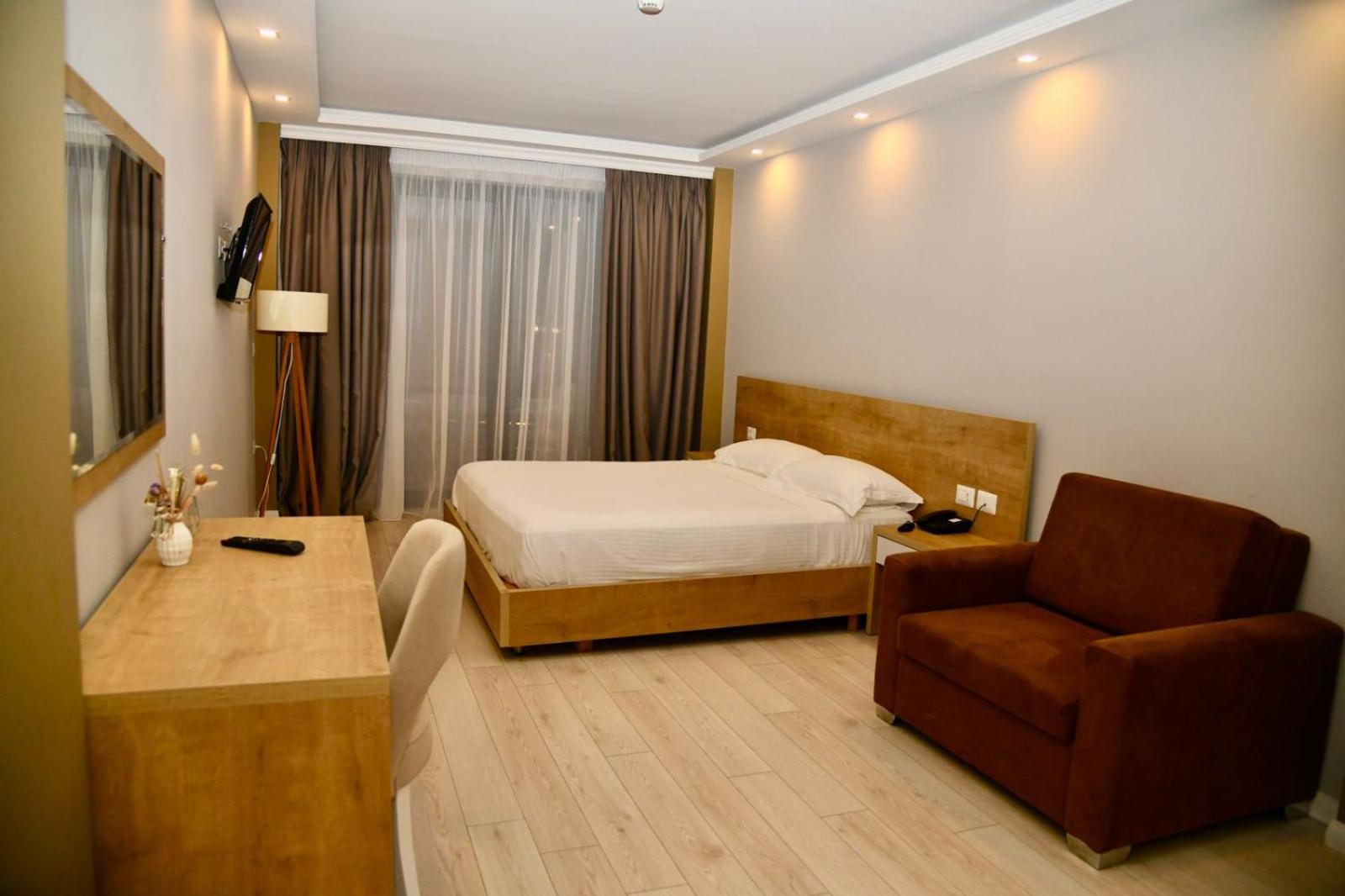 Amber Hotel Albania Spille Ngoại thất bức ảnh