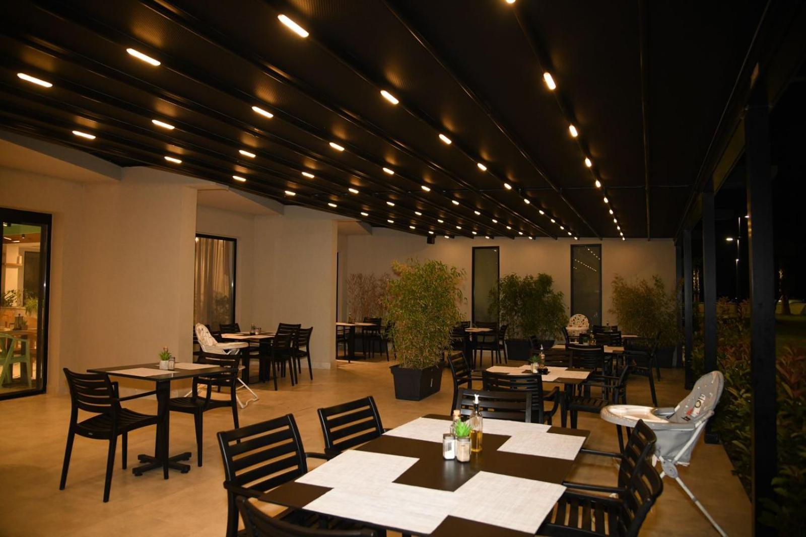 Amber Hotel Albania Spille Ngoại thất bức ảnh