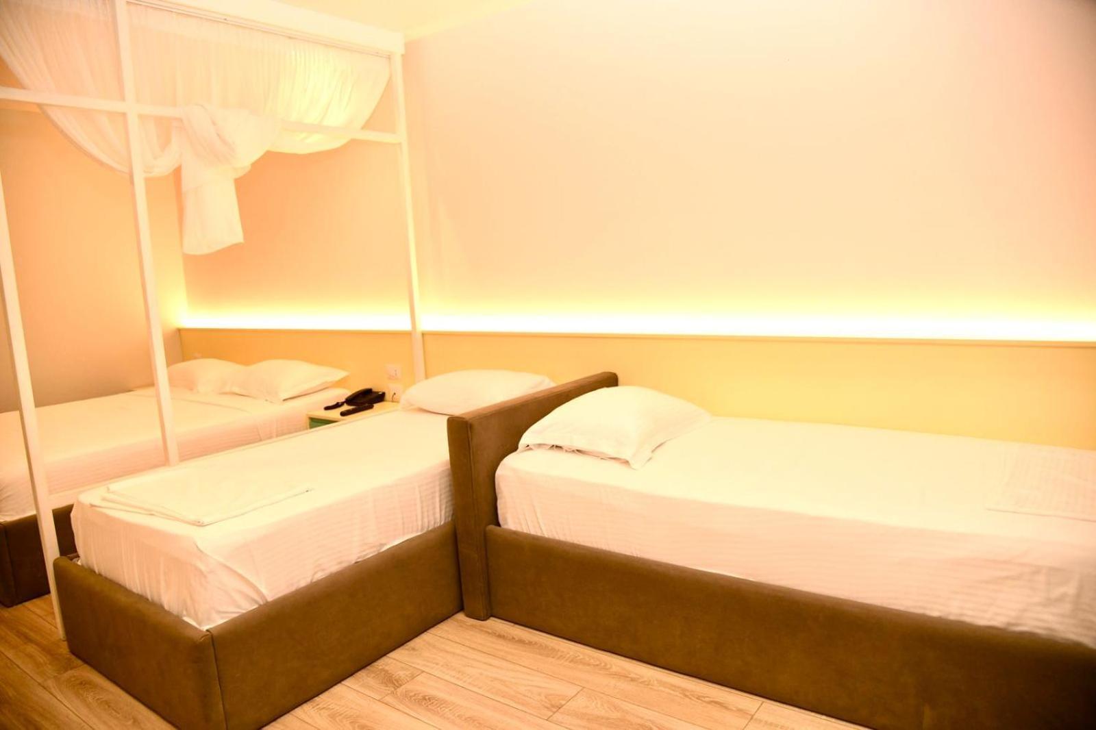 Amber Hotel Albania Spille Ngoại thất bức ảnh