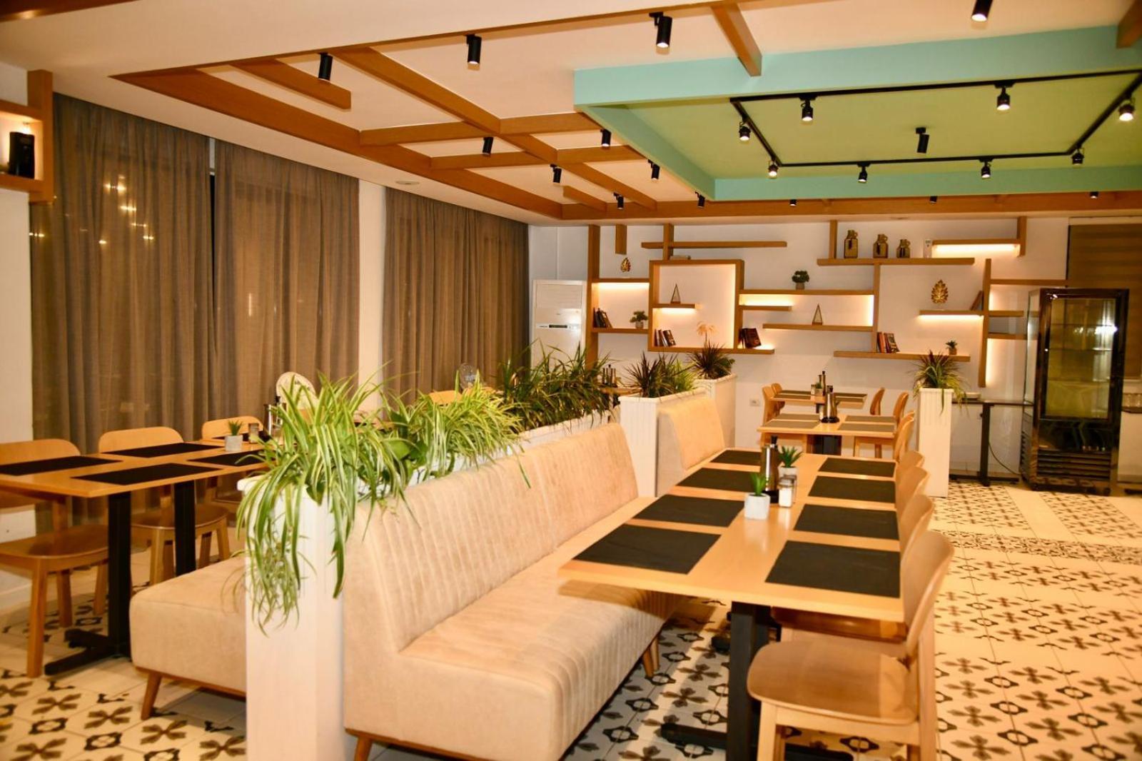 Amber Hotel Albania Spille Ngoại thất bức ảnh