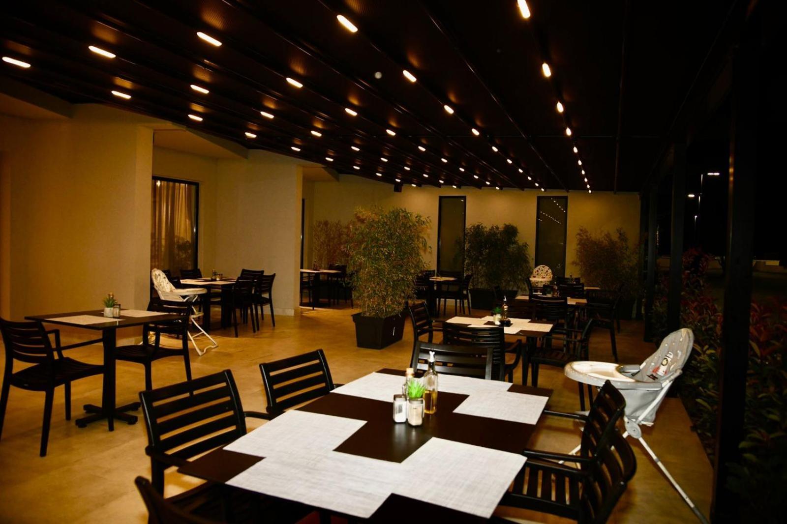 Amber Hotel Albania Spille Ngoại thất bức ảnh